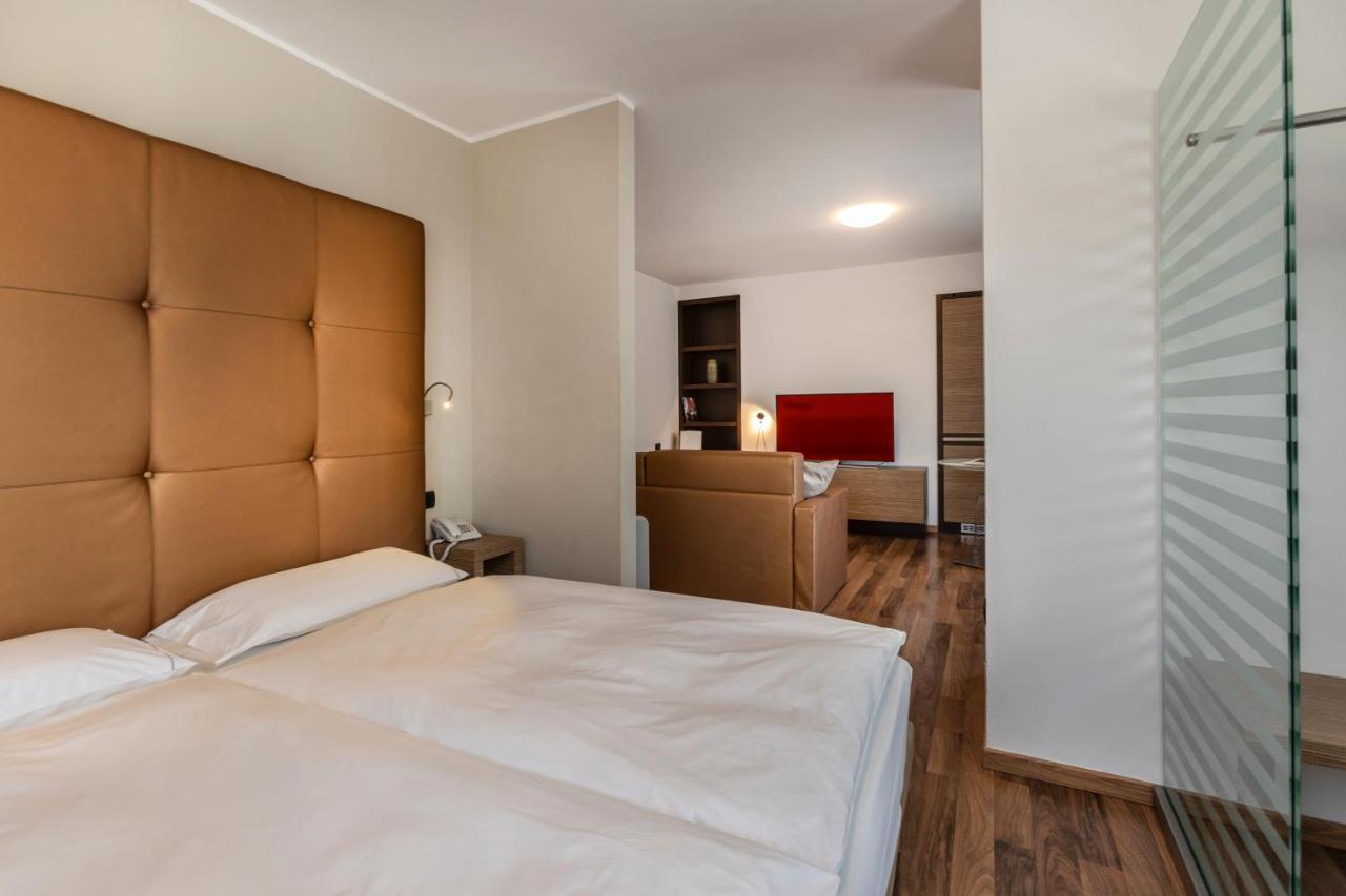 Appartamenti Capri Malcesine Exteriör bild