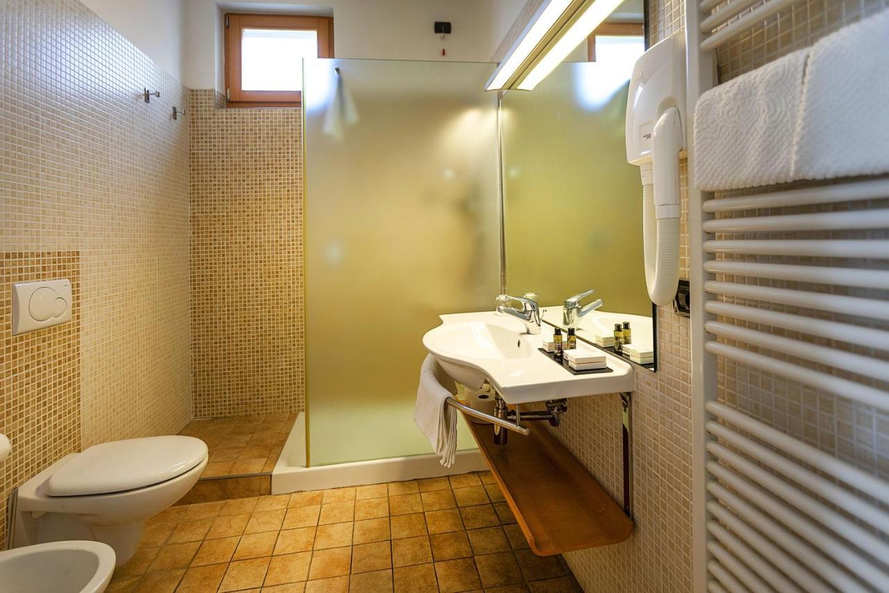 Appartamenti Capri Malcesine Exteriör bild